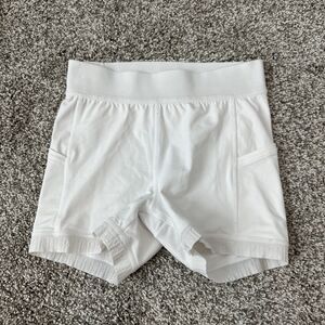Lululemon Morning Match Shorts 3.5” White Women’s Size 2 Gently Used